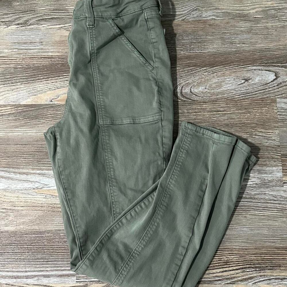 So green cargo pants